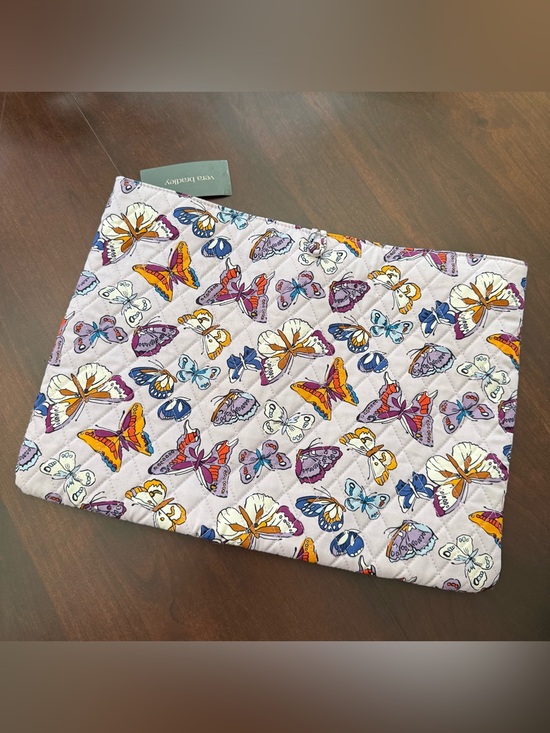 Vera Bradley Handbags - NWT Vera Bradley Wing in Flight Quilted Cotton Laptop insert Sleeve